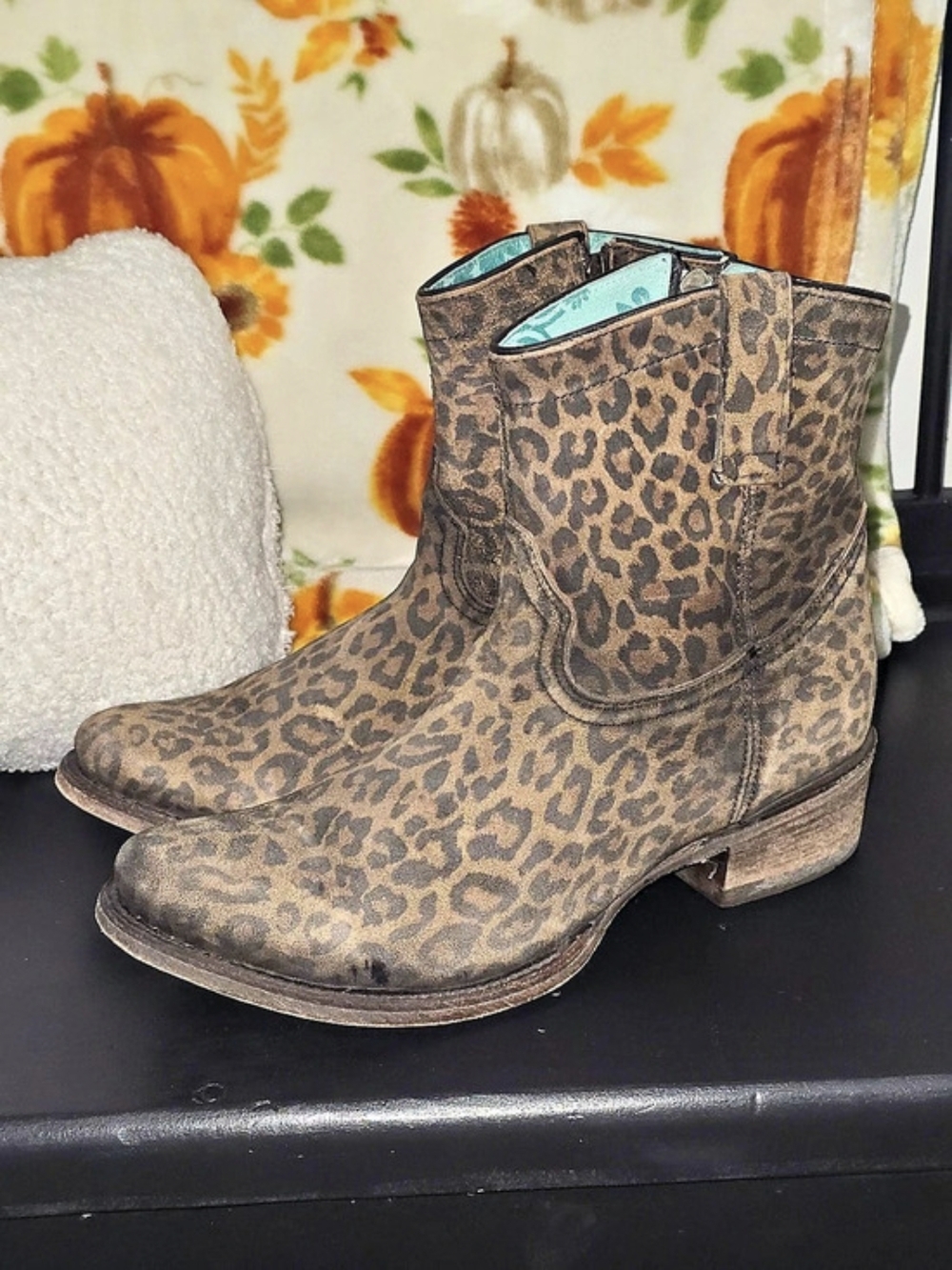 Corral Leopard Print Round Toe Ankle Bootie C3627 Leopard Leather  Size 9.5